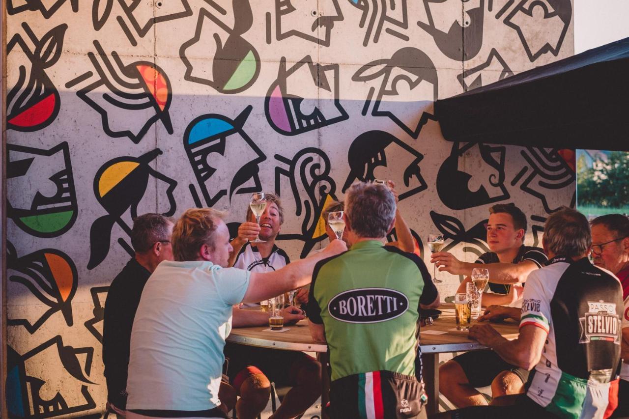 ホテル Cafe Coureur ボルフローン エクステリア 写真