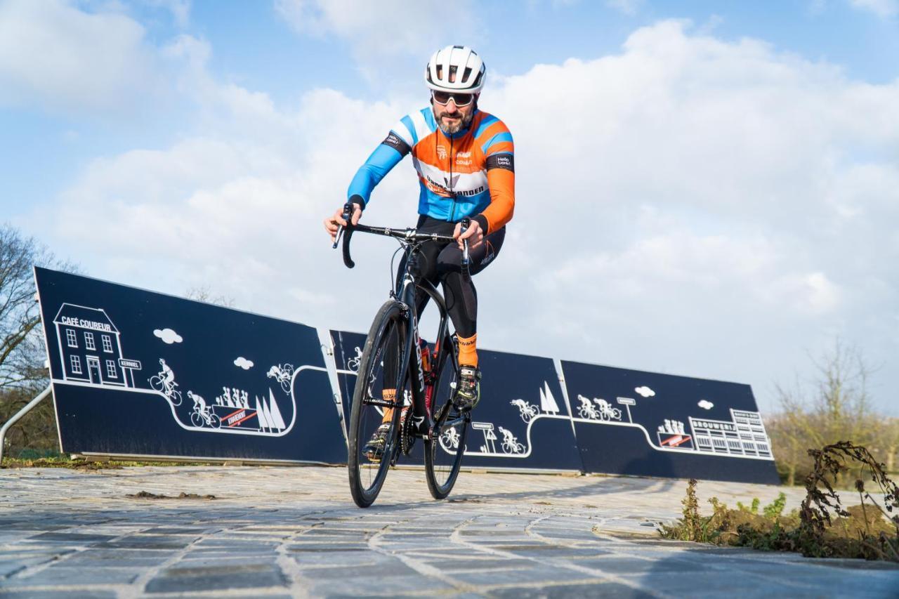 ホテル Cafe Coureur ボルフローン エクステリア 写真